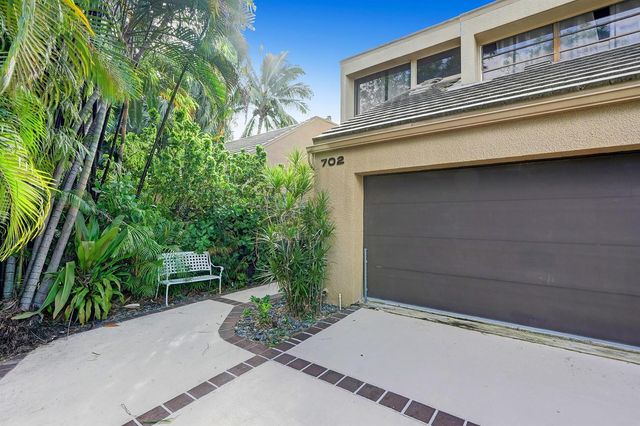702 Saint Albans Drive 702, Boca Raton, FL 33486
