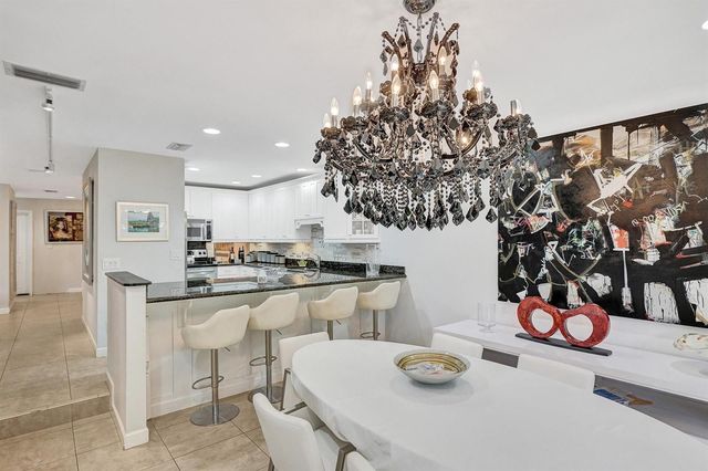 702 Saint Albans Drive 702, Boca Raton, FL 33486