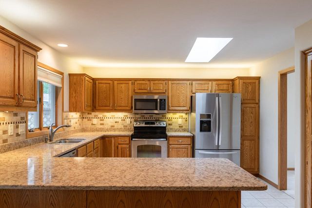 2723 Meadow Lark LANE S, Holmen, WI 54636