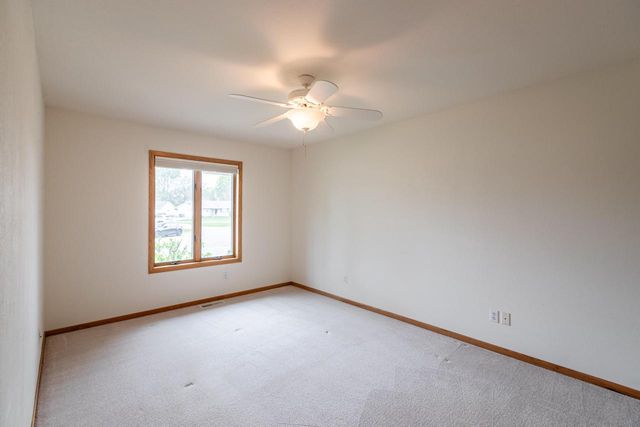 2723 Meadow Lark LANE S, Holmen, WI 54636