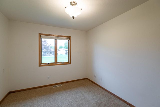 2723 Meadow Lark LANE S, Holmen, WI 54636