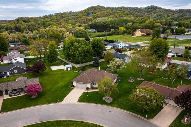 2723 Meadow Lark LANE S, Holmen, WI 54636