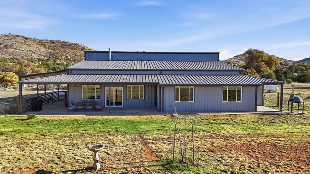 18060 Hwy 166, Fort Davis, TX 79734