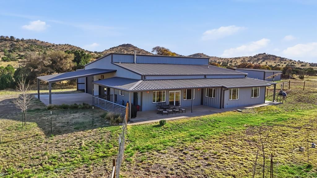 18060 Hwy 166, Fort Davis, TX 79734