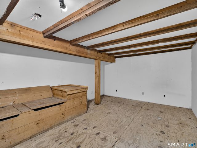 17 Ripley Place, Norwich, CT 06360