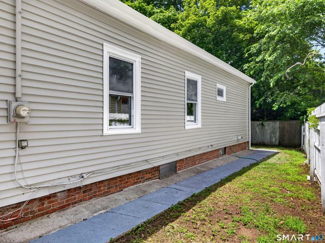 17 Ripley Place, Norwich, CT 06360