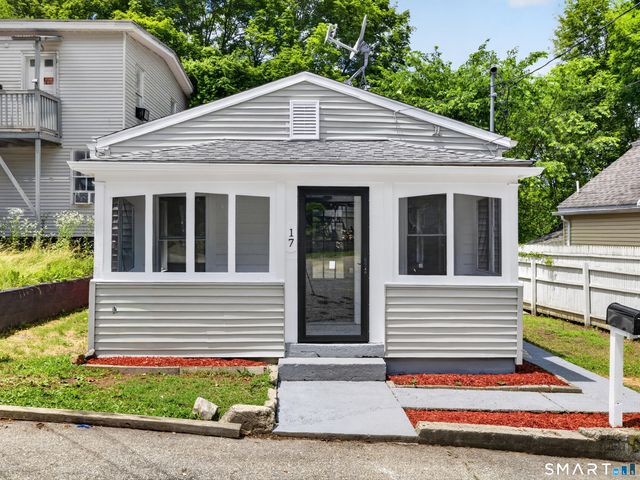 17 Ripley Place, Norwich, CT 06360