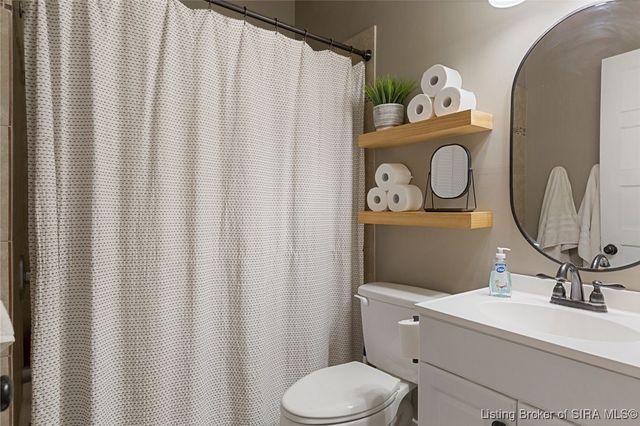 158 Indiana Avenue, Sellersburg, IN 47172