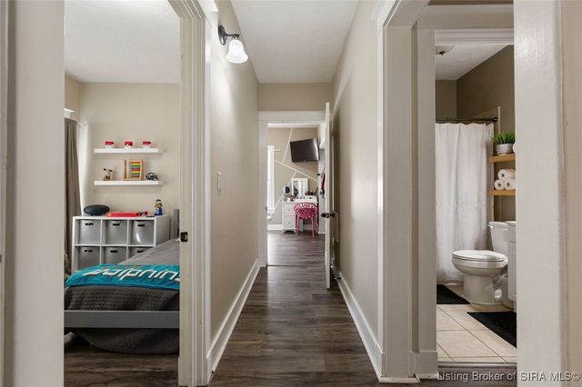 158 Indiana Avenue, Sellersburg, IN 47172