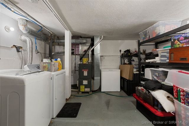 158 Indiana Avenue, Sellersburg, IN 47172