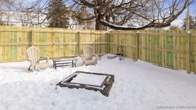 158 Indiana Avenue, Sellersburg, IN 47172