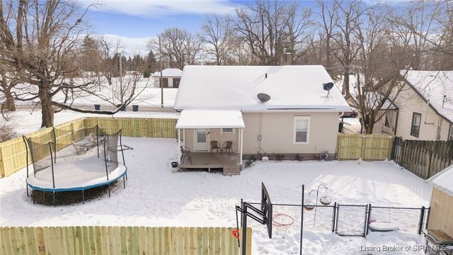 158 Indiana Avenue, Sellersburg, IN 47172