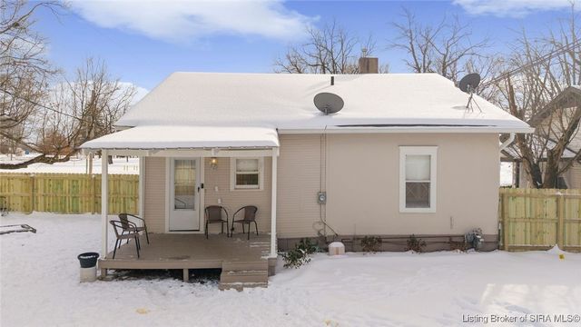 158 Indiana Avenue, Sellersburg, IN 47172