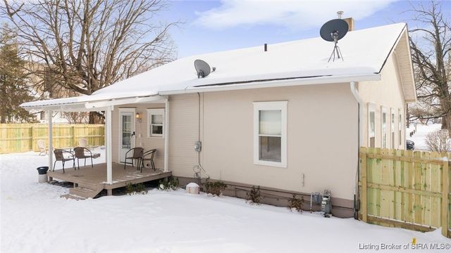 158 Indiana Avenue, Sellersburg, IN 47172