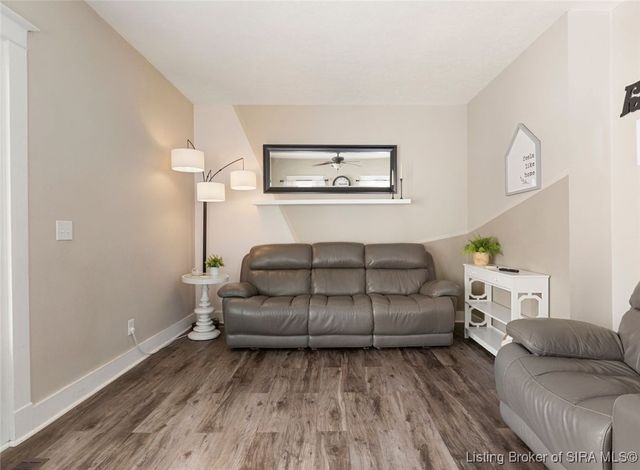 158 Indiana Avenue, Sellersburg, IN 47172