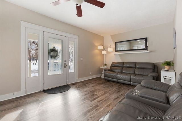 158 Indiana Avenue, Sellersburg, IN 47172