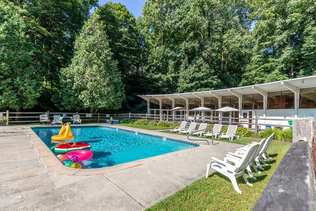 4 Mary Bee Lane, Sherman, CT 06784