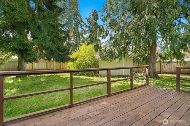 8227 Daycrest Drive SE, Olympia, WA 98513