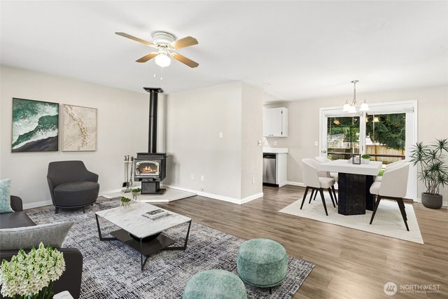 8227 Daycrest Drive SE, Olympia, WA 98513