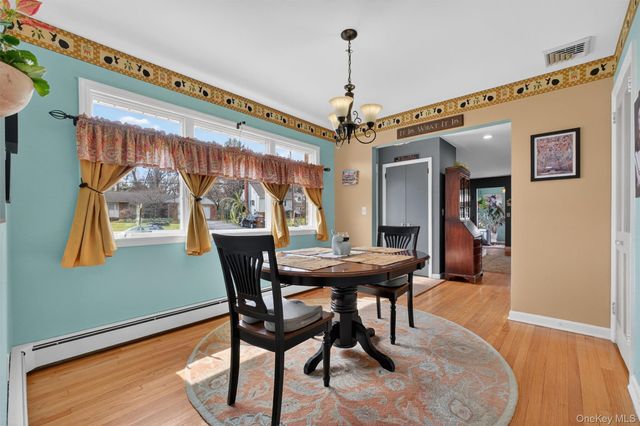 108 Williamsburg Court, Balmville, NY 12550