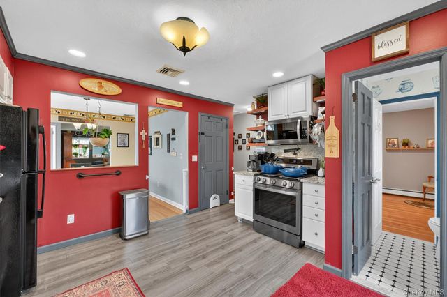 108 Williamsburg Court, Balmville, NY 12550