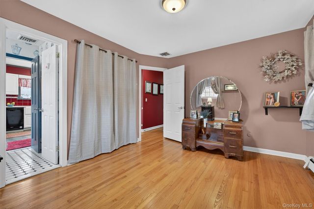 108 Williamsburg Court, Balmville, NY 12550