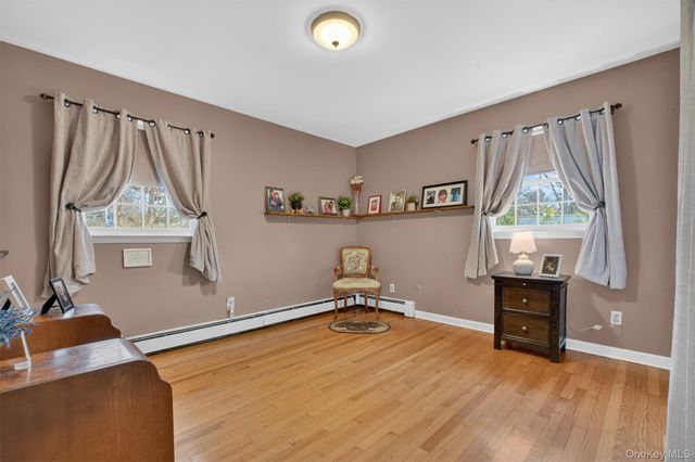 108 Williamsburg Court, Balmville, NY 12550