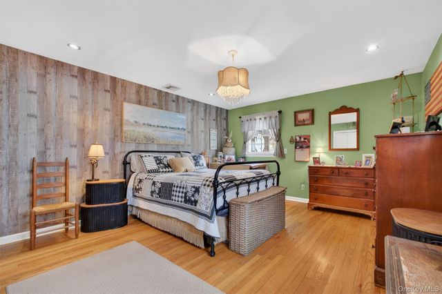 108 Williamsburg Court, Balmville, NY 12550