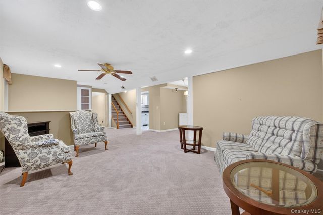 108 Williamsburg Court, Balmville, NY 12550