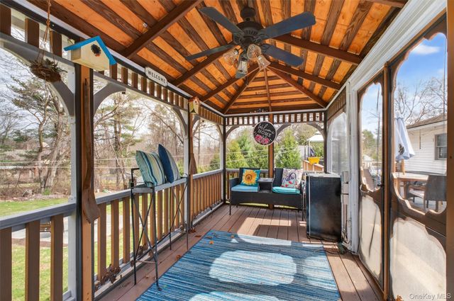 108 Williamsburg Court, Balmville, NY 12550