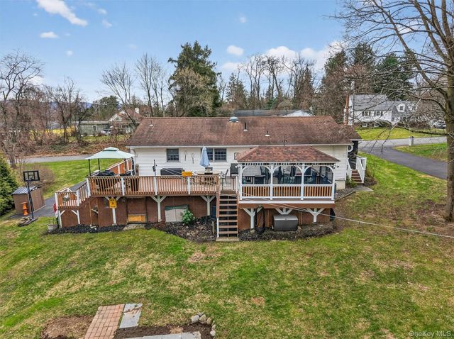 108 Williamsburg Court, Balmville, NY 12550