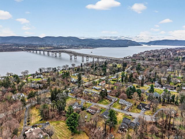 108 Williamsburg Court, Balmville, NY 12550