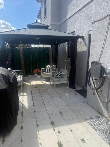 522 SW 19th Way 522, Fort Lauderdale, FL 33312