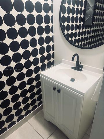 522 SW 19th Way 522, Fort Lauderdale, FL 33312