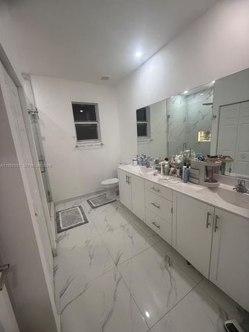 522 SW 19th Way 522, Fort Lauderdale, FL 33312