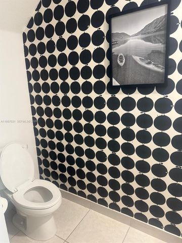 522 SW 19th Way 522, Fort Lauderdale, FL 33312