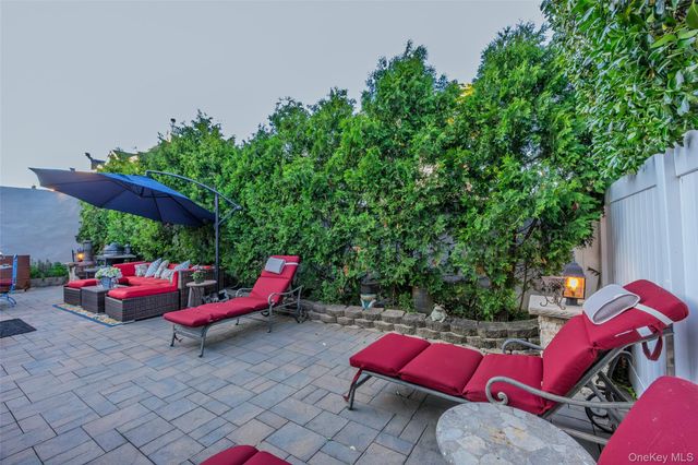 315 Wynsum Avenue, Merrick, NY 11566