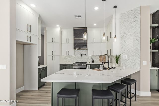 1451 S LA ARBOLETA Drive, Gilbert, AZ 85296