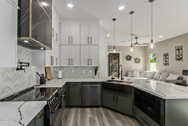 1451 S LA ARBOLETA Drive, Gilbert, AZ 85296