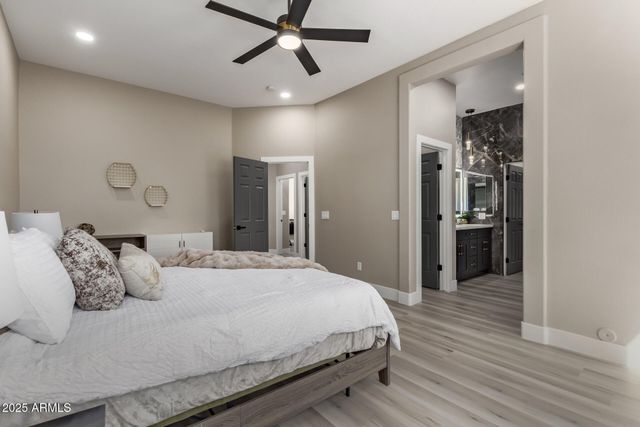 1451 S LA ARBOLETA Drive, Gilbert, AZ 85296