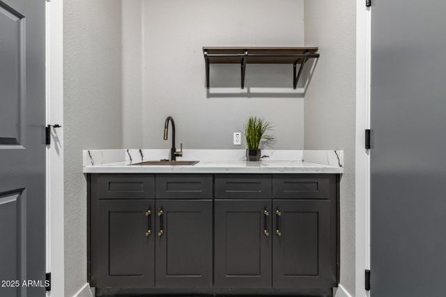 1451 S LA ARBOLETA Drive, Gilbert, AZ 85296