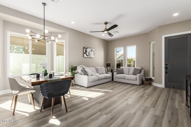 1451 S LA ARBOLETA Drive, Gilbert, AZ 85296