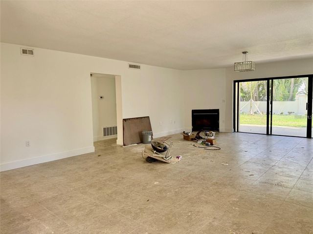 7550 SUNSHINE SKYWAY LANE S P12, St Petersburg, FL 33711