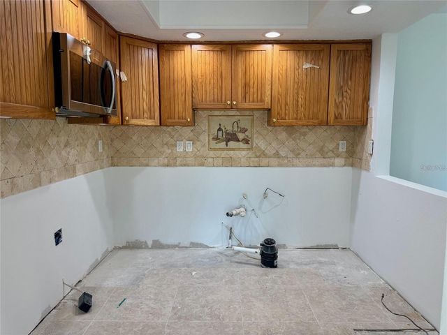 7550 SUNSHINE SKYWAY LANE S P12, St Petersburg, FL 33711