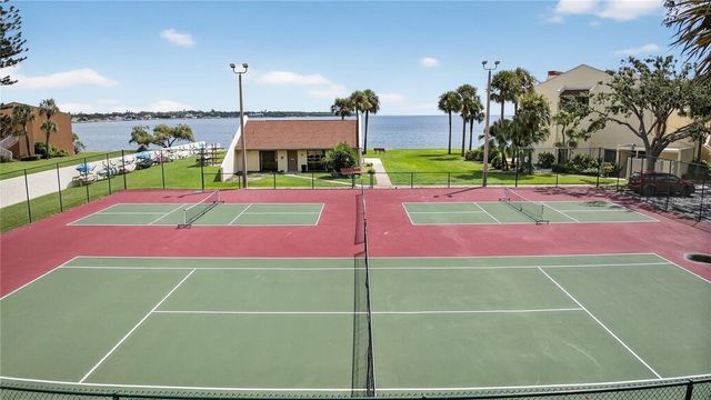 7550 SUNSHINE SKYWAY LANE S P12, St Petersburg, FL 33711