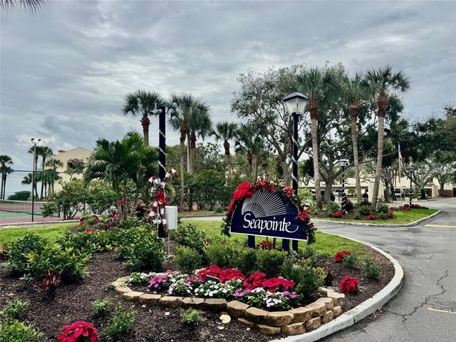 7550 SUNSHINE SKYWAY LANE S P12, St Petersburg, FL 33711