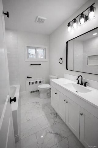 40 Arbour Street, West Islip, NY 11795