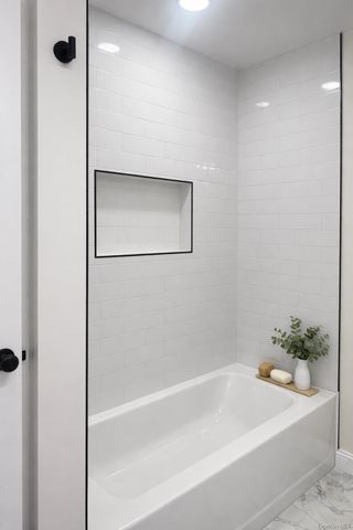 40 Arbour Street, West Islip, NY 11795