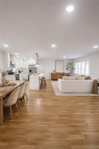 40 Arbour Street, West Islip, NY 11795