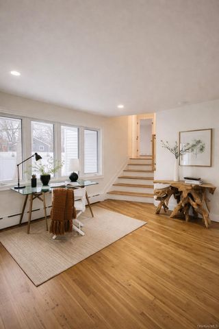 40 Arbour Street, West Islip, NY 11795